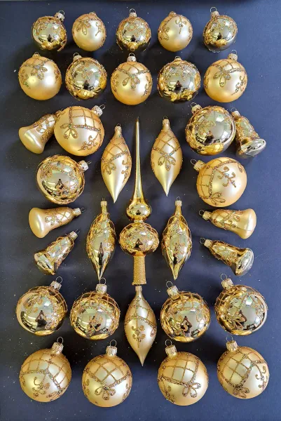 Exklusives 35er Christbaumschmuck Set in Gold mit Volldekor und Oliven, mundgeblasen Lauscha